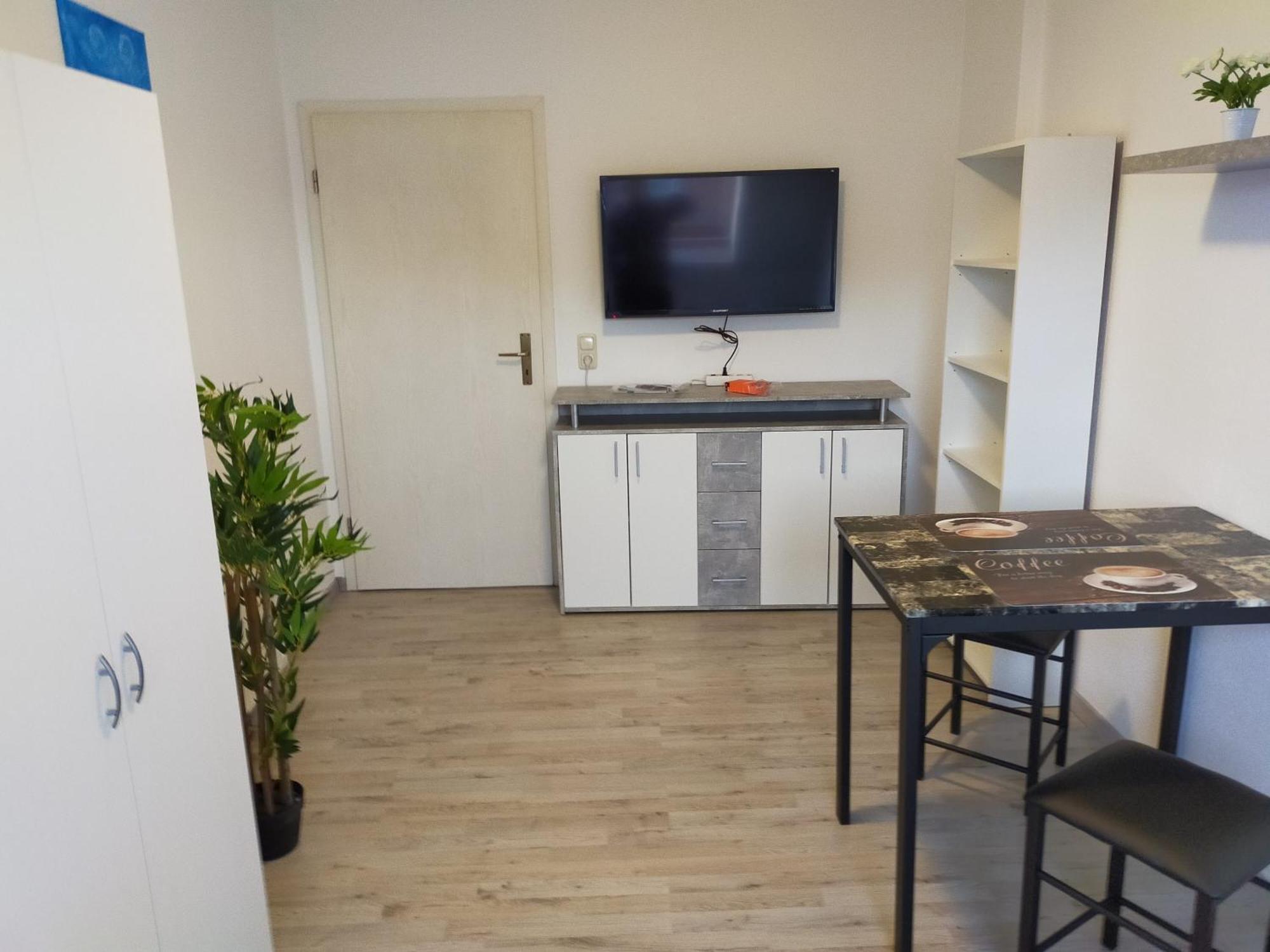 Flex Aparts - Grosse, Moeblierte Wohnung In Zwickau Mit 2 Zimmern Eksteriør billede